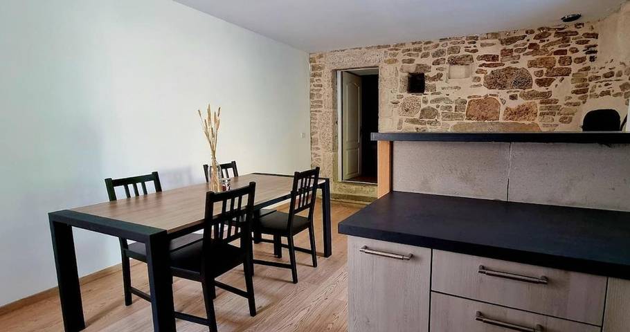 Gîte pour 2 personnes, avec Terrasse et Vue à Scey-Maisières