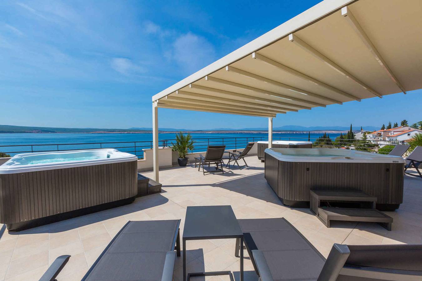 Apartamento vacacional entero, Apartamento vacacional con hidromasaje, sauna, aire acondicionado, Wifi y terraza con vistas al mar  in Dramalj, Condado de Primorje-Gorski Kotar