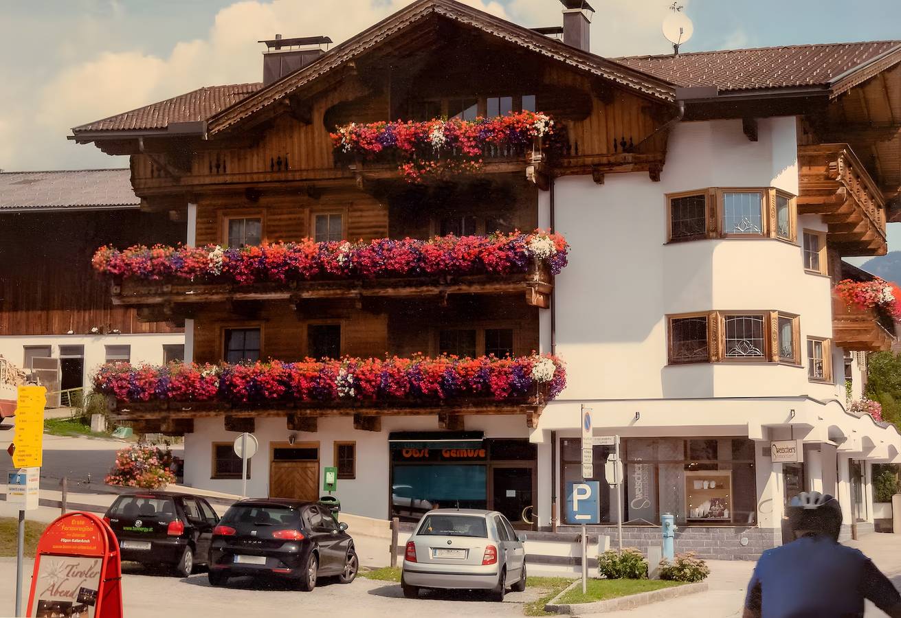 Ganze Wohnung, Apartment 'Lisa' mit Bergblick, Balkon und Wlan in Tuxer Alpen, Fügen