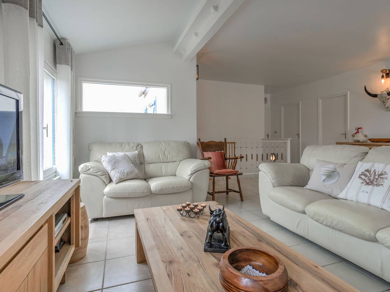 Villa moderne avec piscine privée in Pouzols-Minervois, Côte méditerranéenne (France)