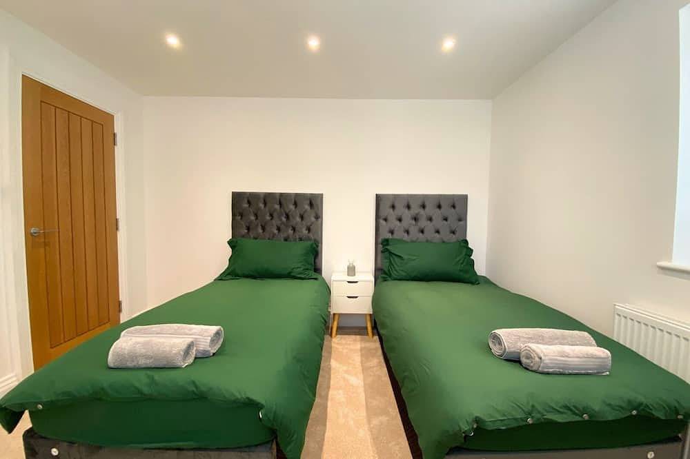 Elegant 2-Bed, 2.5-Bath retreat with a dedicated Office. in Leeds, West Yorkshire