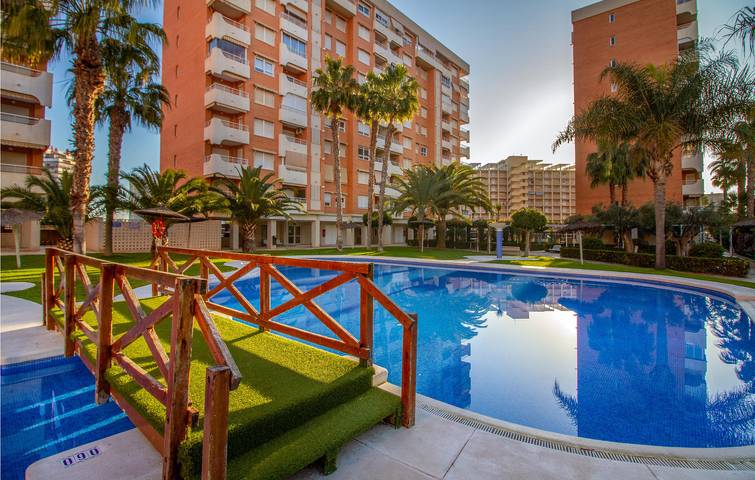 Apartamento de vacaciones para 4 personas, con Terraza además de Piscina y Sauna en Alicante