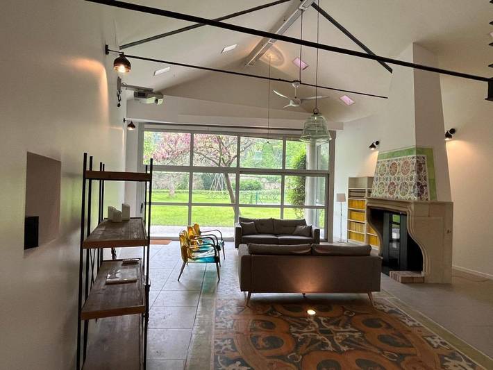 Appartement de vacances pour 12 personnes, avec piscine ainsi que jardin et vue