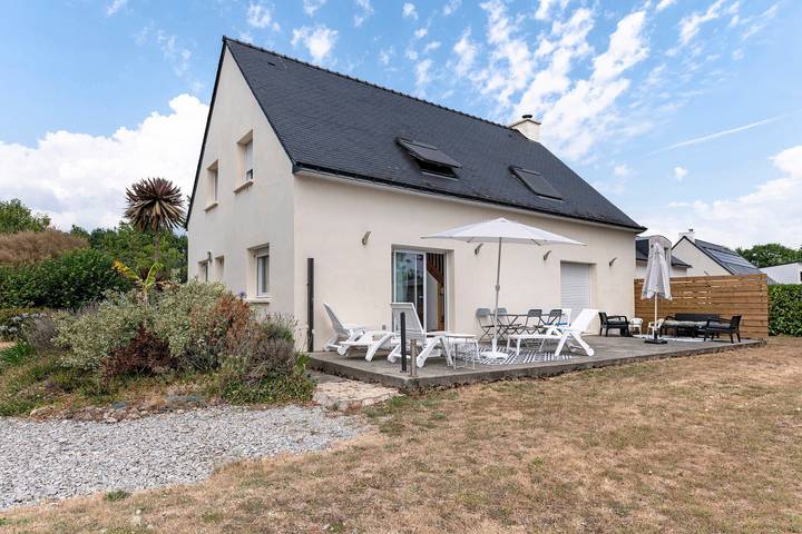 Ferienhaus 'Maison Gicquel' mit privater Terrasse und Garten in Le Tour-du-Parc, Côte des Mégalithes