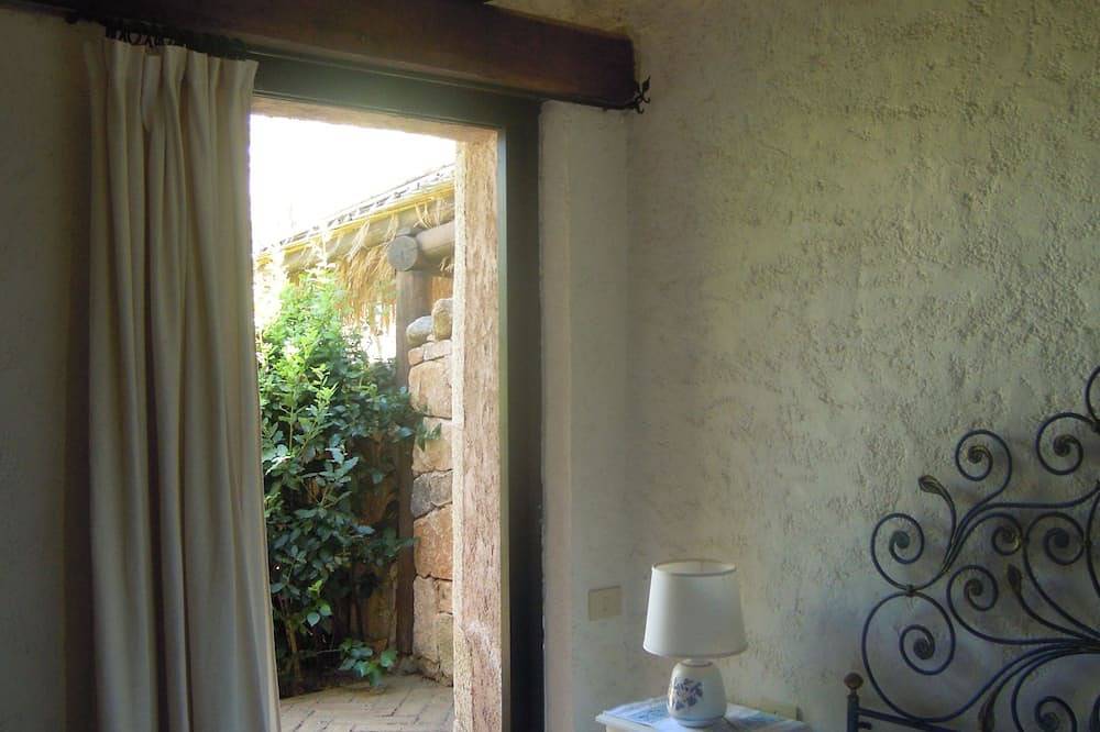 Splendid cottage designed by arch. Emerald Coast's most famous couelle in Arzachena, Costa Smeralda