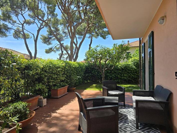 Villa für 4 Personen, mit Terrasse und Ausblick sowie Garten - 1