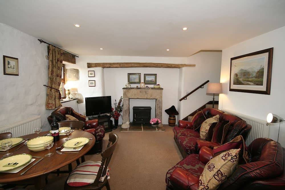A fabulously quiet paradise situated on a  working farm Castleton in Castleton, Derbyshire