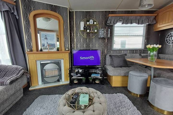 Chalet for 8 people, with balcony in Chapel St. Leonards