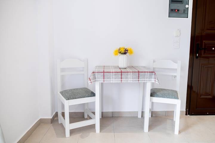 Gîte pour 2 personnes, avec piscine ainsi que jardin et balcon dans Cos - 4