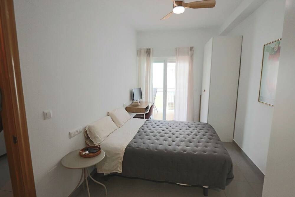 Apartamento entero, Bonitas vistas al mar en primera línea de playa - parking privado in Castell de Ferro, Gualchos