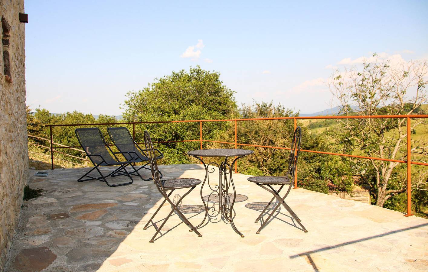 Ganze Ferienwohnung, Wohnung mit Panoramablick, Garten und Parkplatz, 1,5 km zum Torrente Zancona in Arcidosso, Grosseto Provinz