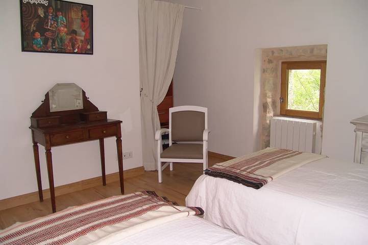 Gîte pour 6 personnes, avec jardin à Lablachère - 4