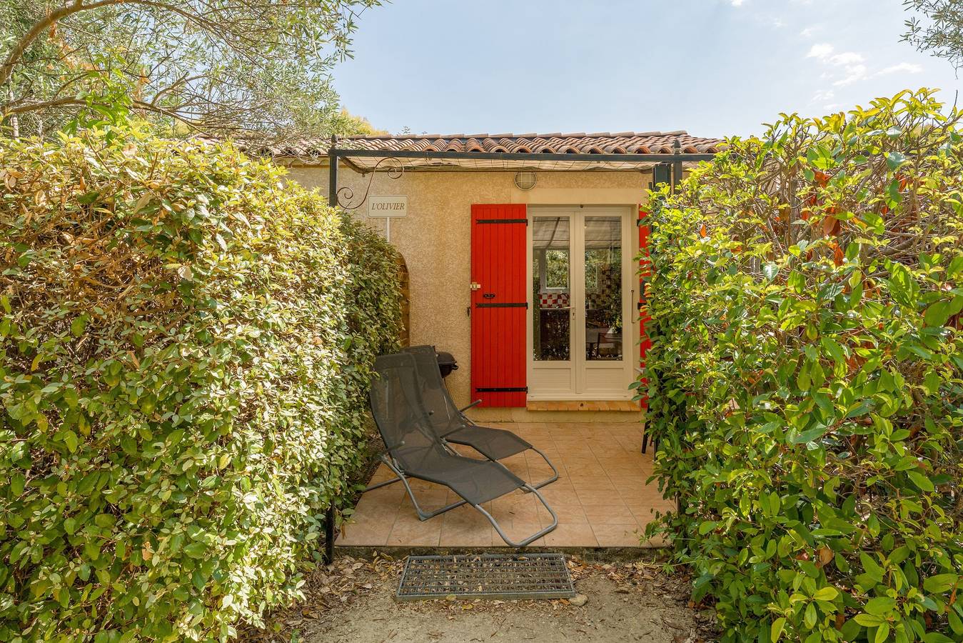 Gîte „L'Olivier“ bei Heike und Didier, gemeinsamer Pool, Wlan und Klimaanlage in Saint-Christol-lès-Alès, Alès und Umgebung
