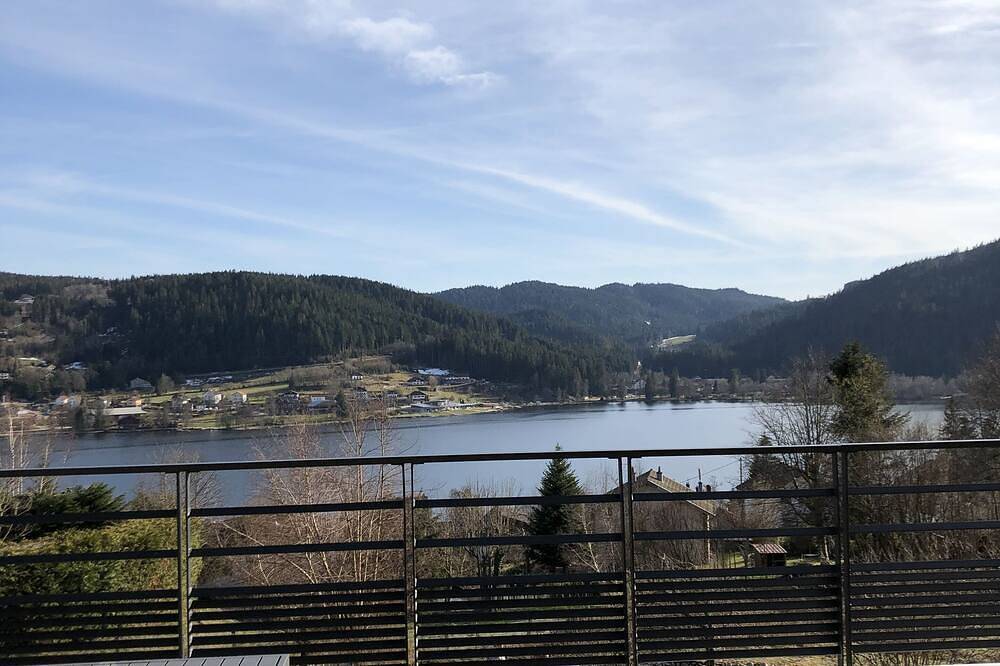Appartement entier, La Goutte d'Eau, upscale apartment with lake view and Finnish bath. in Lac de Gérardmer, Gérardmer