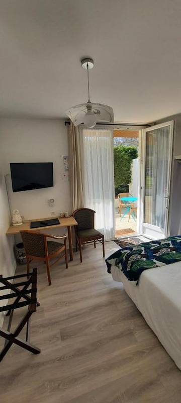 Hôtel pour 3 personnes, avec jardin ainsi que piscine et vue à Argoules