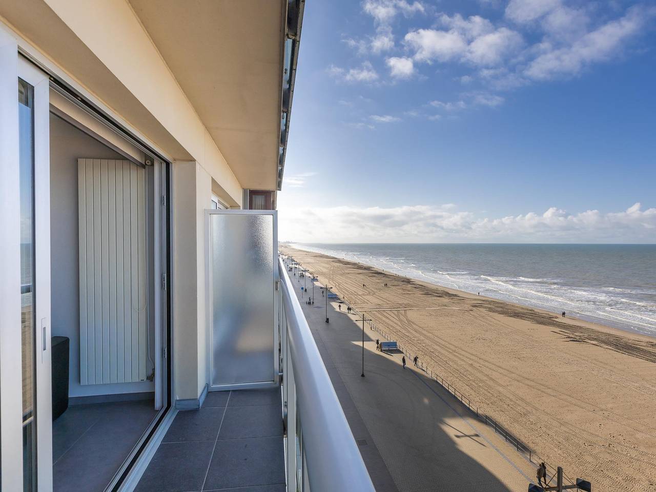 Charming studio on the seafront with sea view in Middelkerke, Costa belga