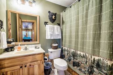 Log Cabin for 4 Guests in Wears Valley, Sevier County, Picture 2