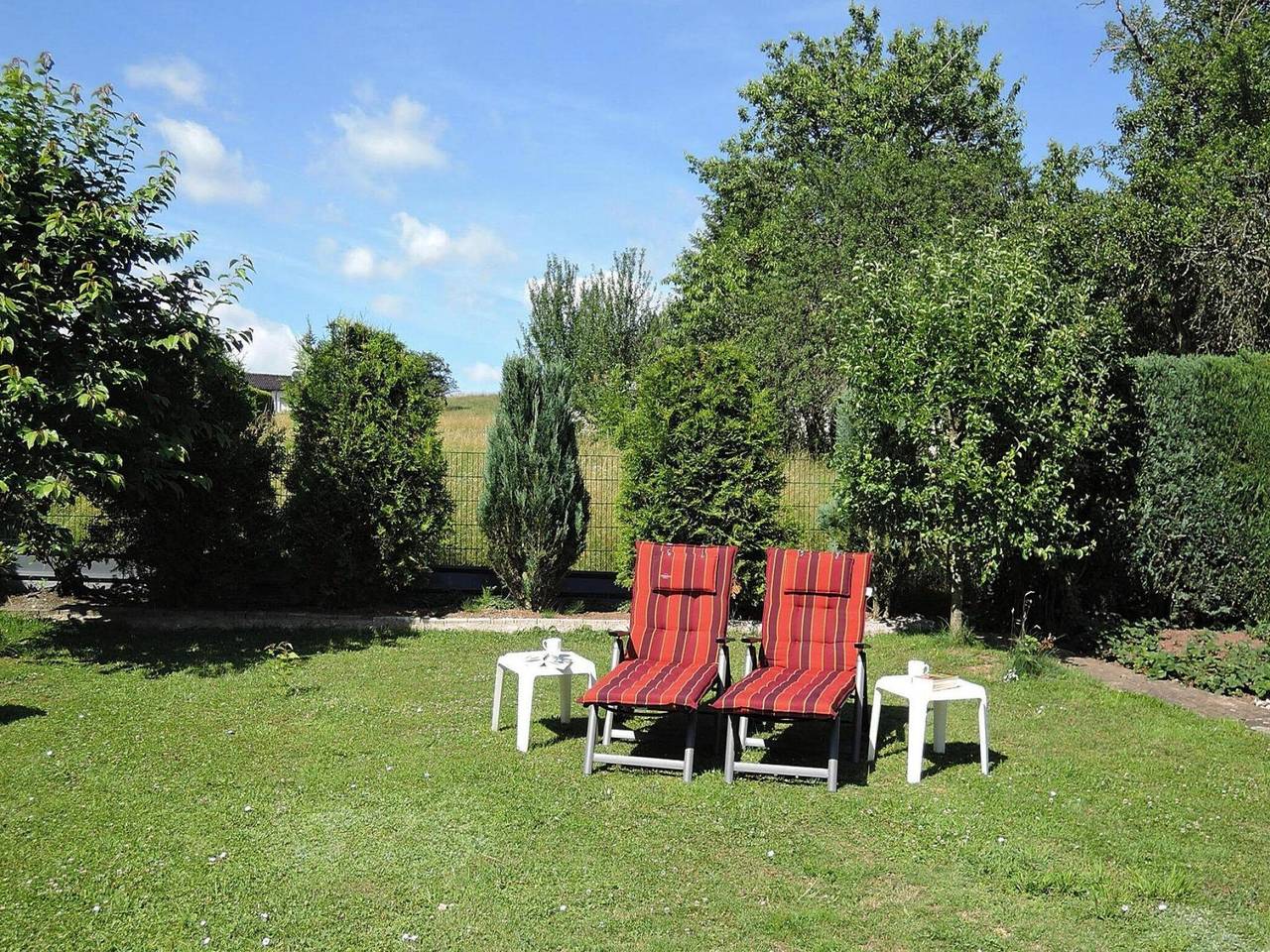 Ganze Wohnung, Wohnung in Lissendorf mit Gartenoase in Lissendorf, Vulkaneifel
