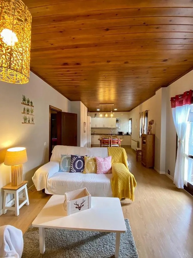 Apartamento de vacaciones para 4 personas, con piscina además de vistas y jardín - 1