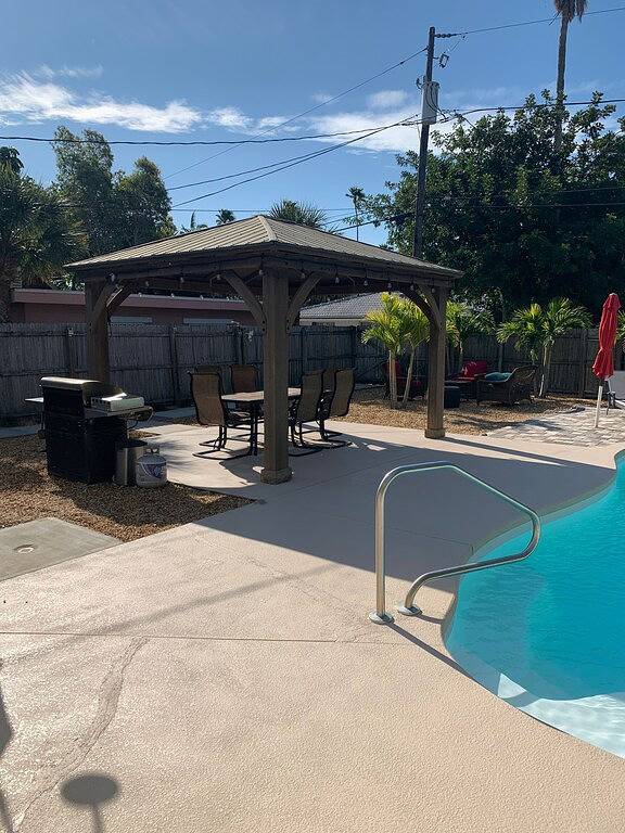Vacation rental for 8 people, with terrace and yard in St. Pete Beach