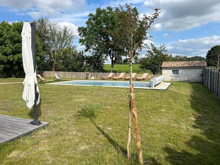 Location de vacances pour 8 personnes, avec piscine ainsi que vue et jardin, animaux acceptés à Monbazillac - 4