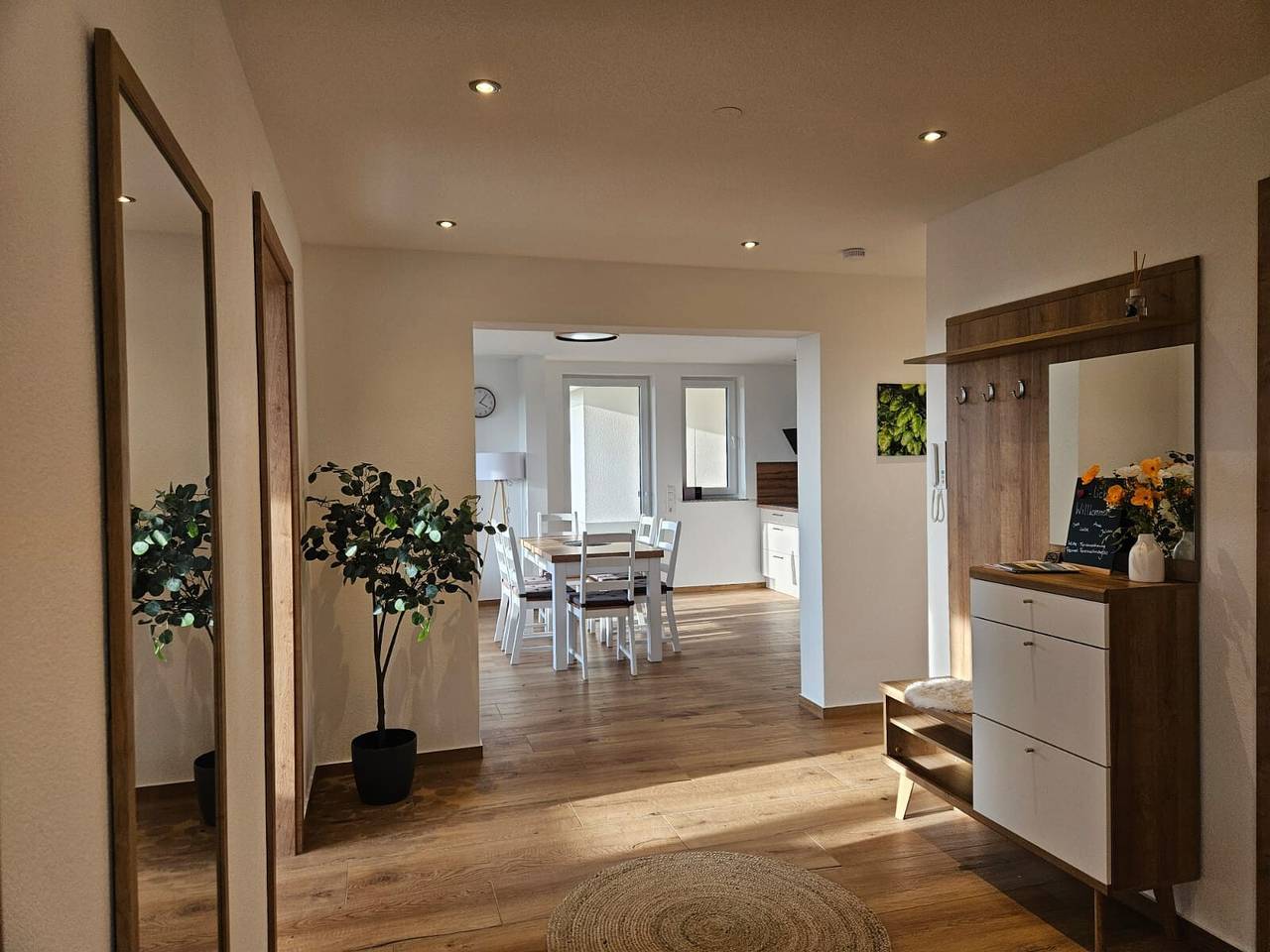 Entire apartment, Apartment 'Obstgarten' with Mountain View, Private Terrace and Wi-Fi in Tettnang, Region Bodensee-Oberschwaben