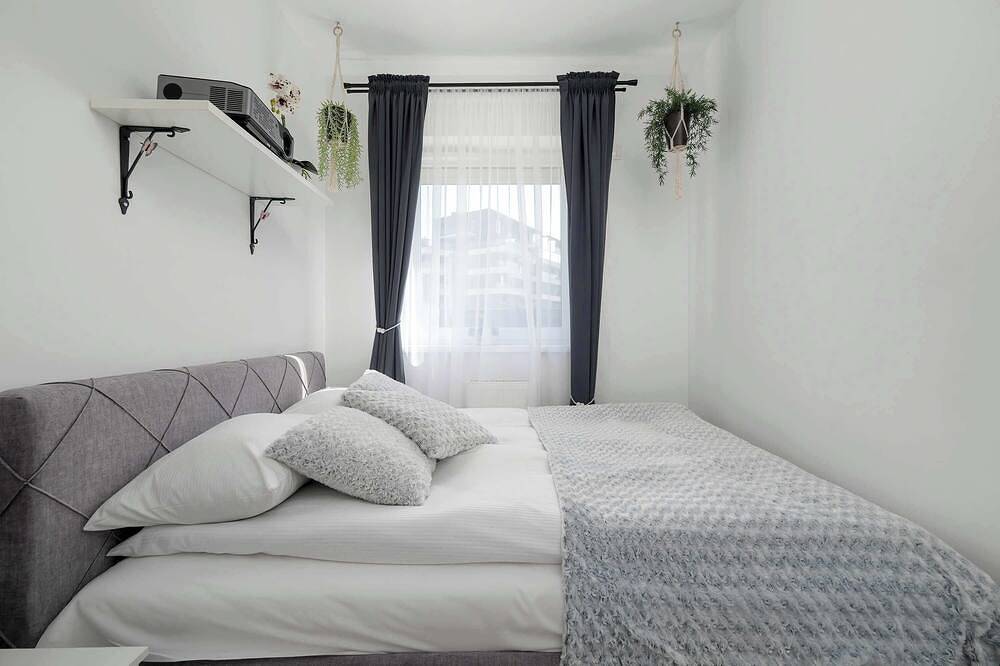 Ganze Wohnung, Stilvolles Apartment für Freunde | Garten, Beamer in Jagodno, Breslau