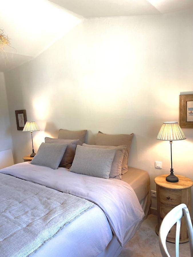 Maison d’hôte pour 2 personnes, avec jardin ainsi que vue et piscine à Gordes - 2