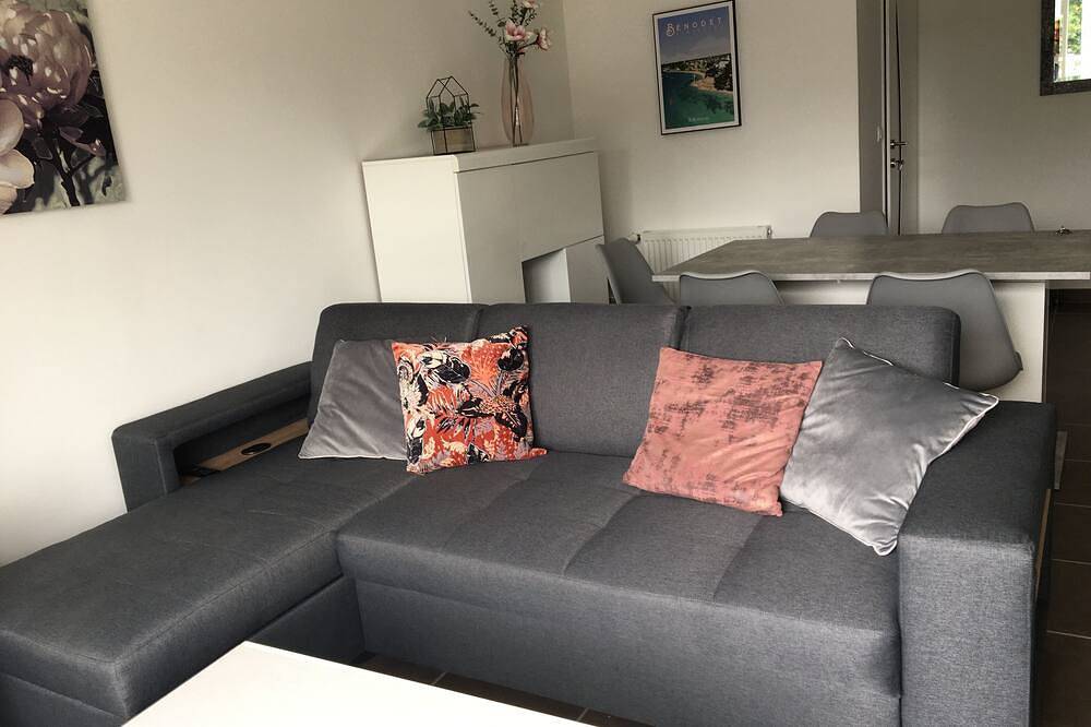 Appartement entier, Apartment T3 Petite vue mer à 150 mètres de la plage. in Bénodet, Côte de Cornouaille