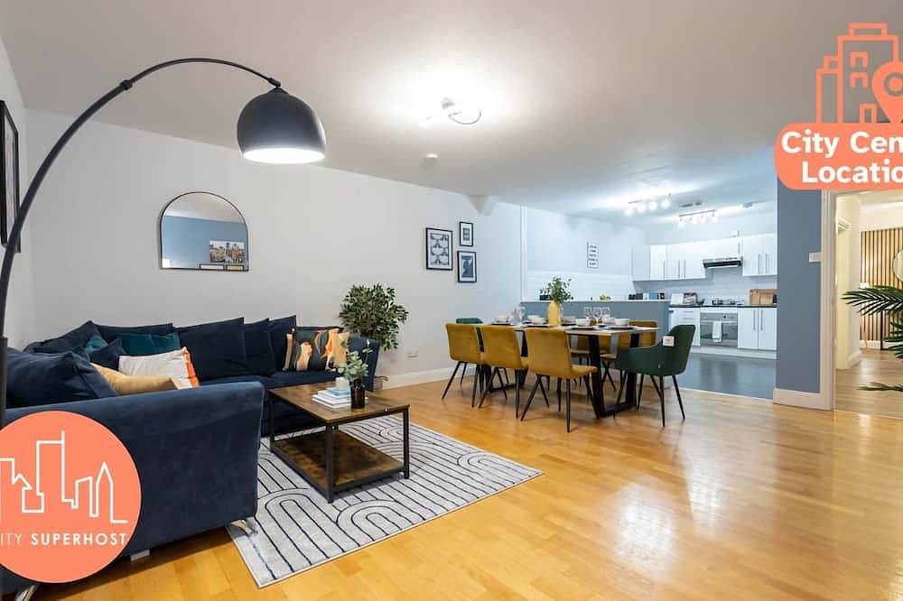 Glamping for 9 People in Manchester, Greater Manchester