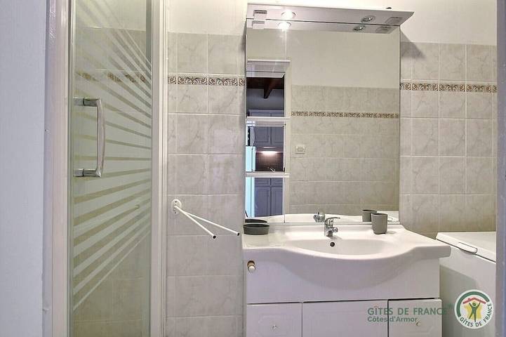 Location de vacances pour 4 personnes, avec jardin et balcon à Saint-Quay-Perros - 4