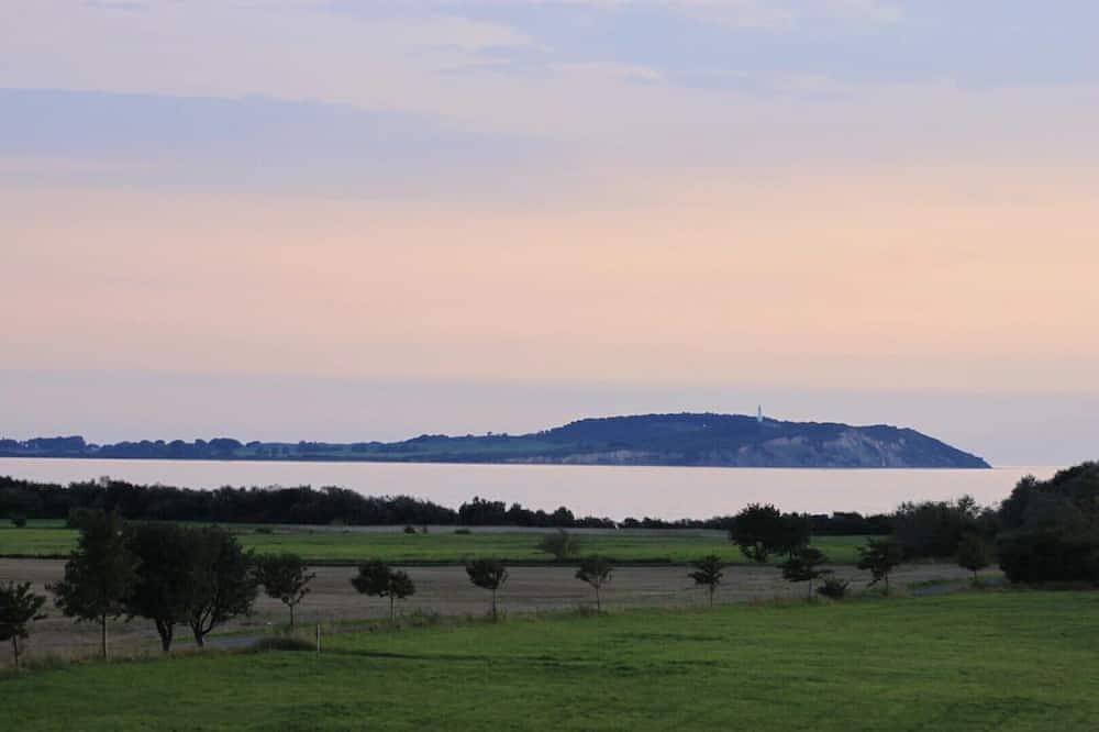 Ganze Wohnung, \"Muschel\" - ruhige Fewo für bis 4 Personen zwischen Ostsee und Bodden in Dranske, Rügen