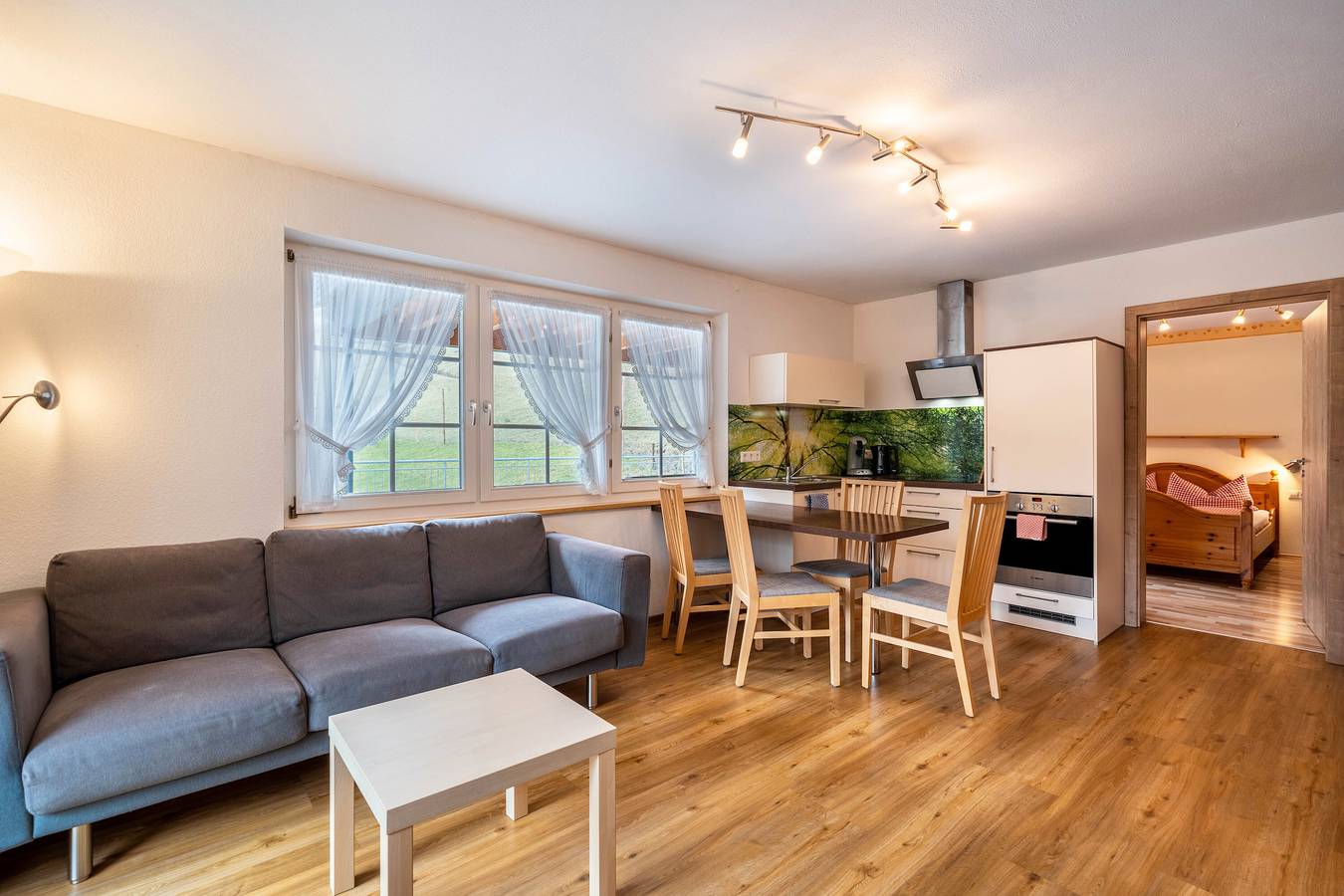 Entire apartment, Holiday Apartment 'Waldblick' with Shared Pool and Large Terrace in Wolfach, Kinzig Valley