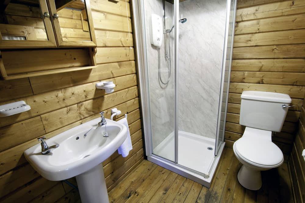 Entire apartment, Log Cabin - with log burner on decking in Glencoe, Highlands
