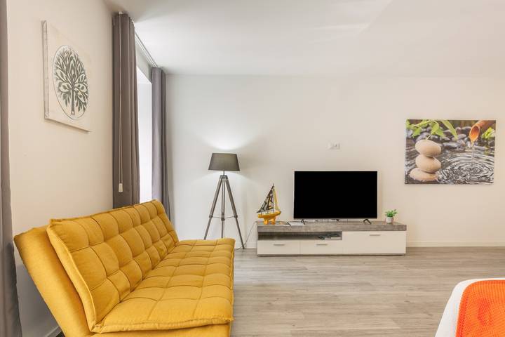 Entire studio, Tanoeiros Studio – 11 in Funchal (Sé), Madeira