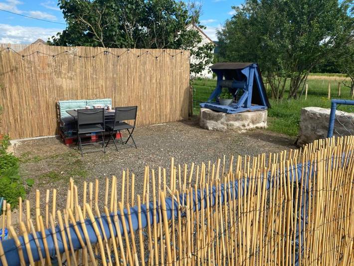 Location de vacances pour 4 personnes, avec Terrasse ainsi que Jardin et Vue à Mesvres