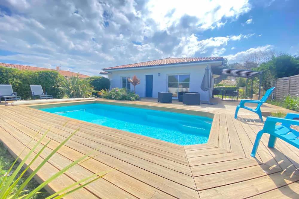 Favorite in Audenge: heated swimming pool, wooded garden, and ping-pong table in Audenge, Arcachon region