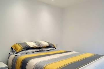 Log Cabin for 5 People in Tandridge, Surrey, Photo 1