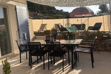 Gîte pour 3 personnes, avec terrasse ainsi que jacuzzi et jardin à Ollioules