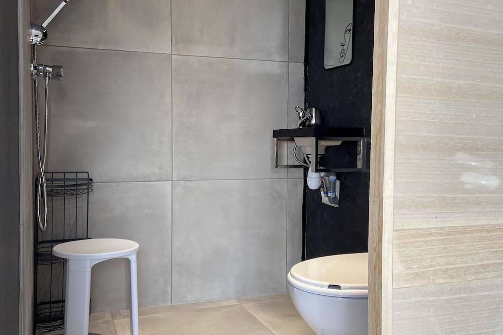 Entire apartment, Dépendance Avec Jacuzzi, vue Panoramique sur Lanse du Ranquet et Plage à Pied ! in Istres, Istres region