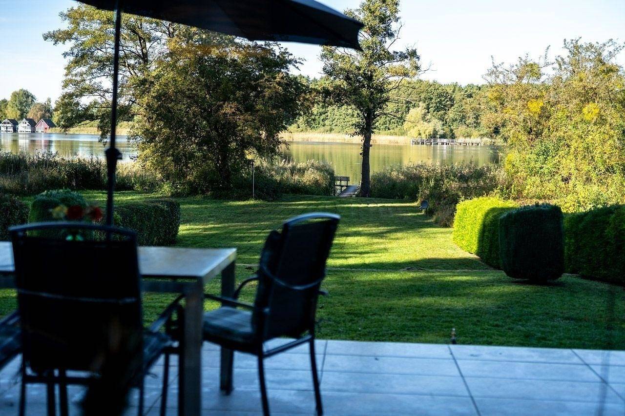 Ferienhaus Haus am See mit Wassergrundstück in Lärz, Müritz