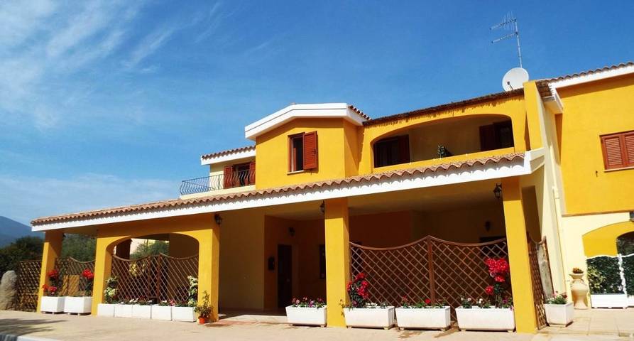 Maison d’hôte pour 4 personnes, avec Balcon et Terrasse ainsi que Jardin et Vue