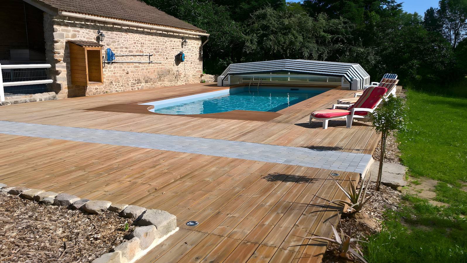 Le Gîte D'Au: Beheizter Pool, Spa und Angelteich in Saint-Amand-Magnazeix, Bellac und Umgebung