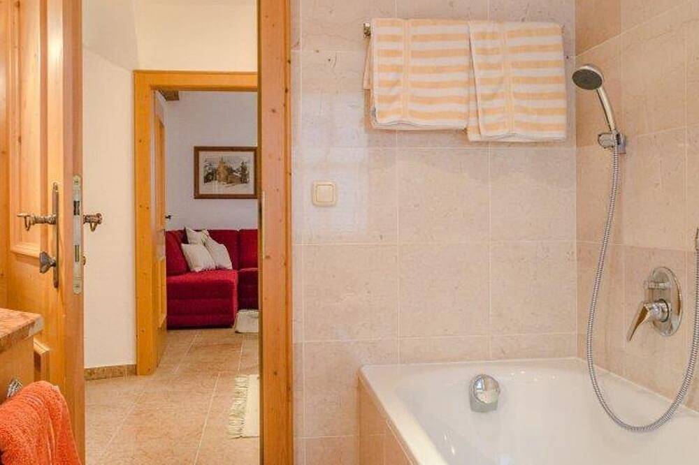 Ganze Wohnung, Appartement \"Philip\" 1 Schlafr./1 Wohnschlf. - Ferienwohnung Weinfurter Luise in Ellmau - SkiWelt, Ellmau