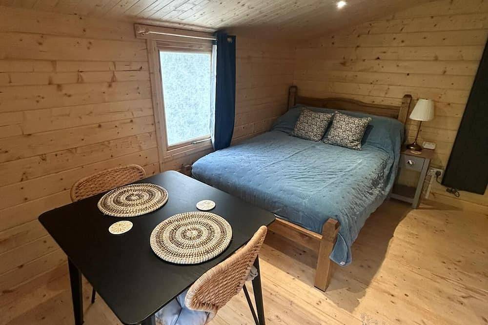 Cabin On The Foot Of Snowdon in Snowdonia
