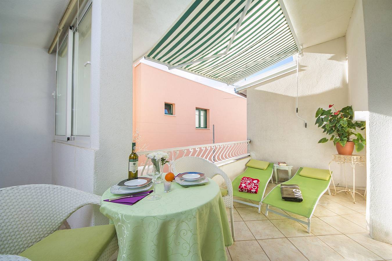 Appartamento intero, Apartman s terasom in Macarsca, Makarska Riviera