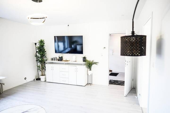 Ferienwohnung für 6 Personen, mit Balkon und Terrasse sowie Seeblick und Ausblick in Kaiserslautern - 3