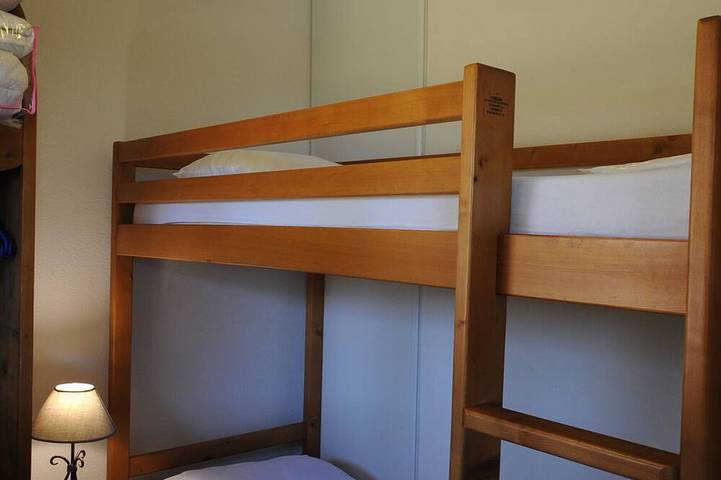 Gîte pour 6 personnes, avec sauna et piscine ainsi que jardin et balcon dans Lac Pavin - 4