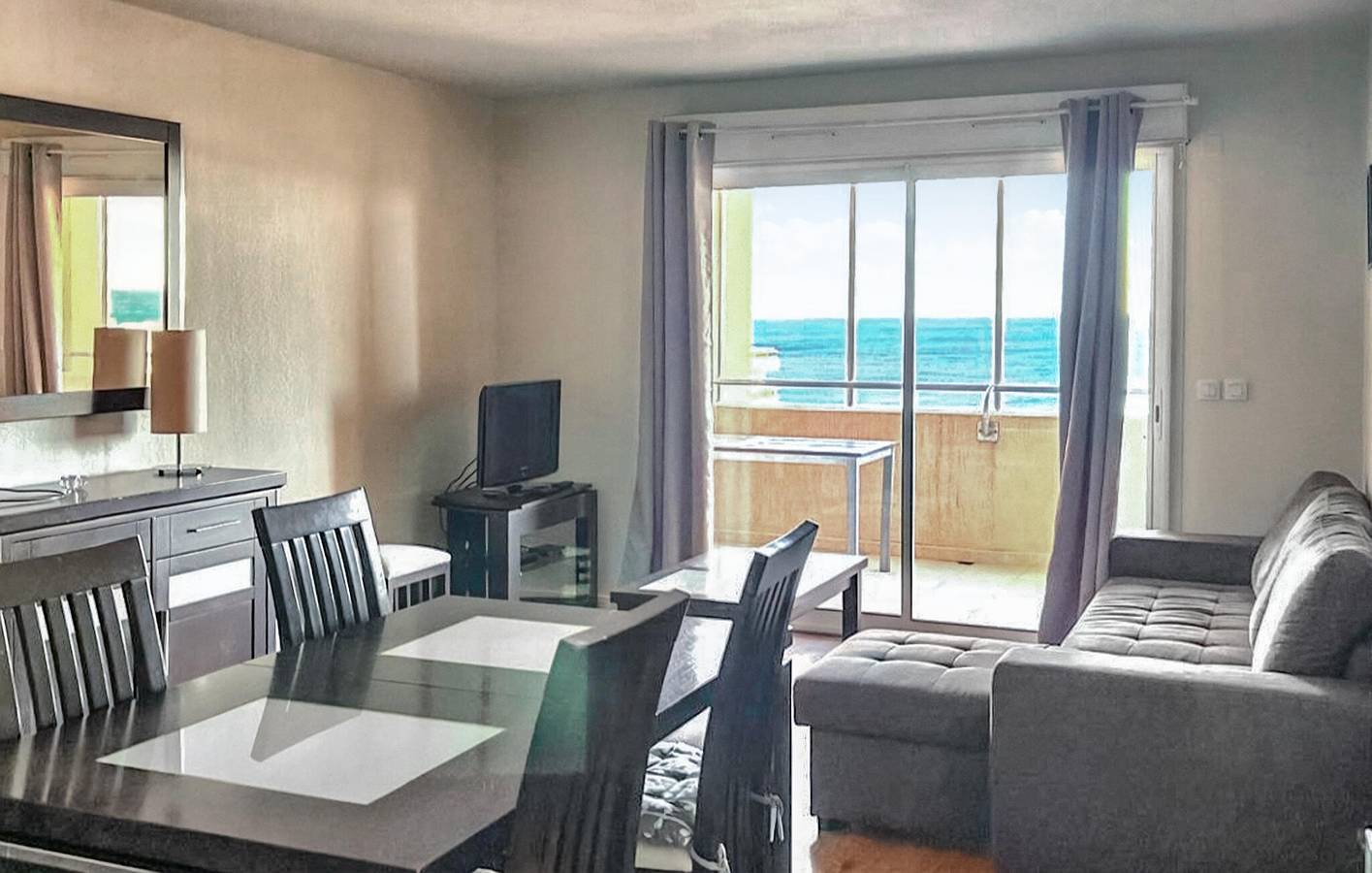 Ganze Ferienwohnung, Appartement am Strand mit Parkplatz und Wasserpark - nur 200 m entfernt! in Canet-en-Roussillon, Côte d'Améthyste