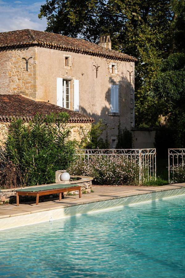 Gîte pour 2 personnes, avec jardin et piscine ainsi que terrasse et vue à Duravel - 2